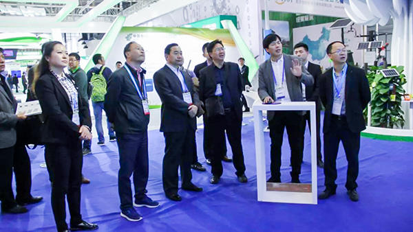 云南省農(nóng)業(yè)農(nóng)村廳李國(guó)林副廳長(zhǎng)一行深入了解農(nóng)業(yè)大數(shù)據(jù)情況。